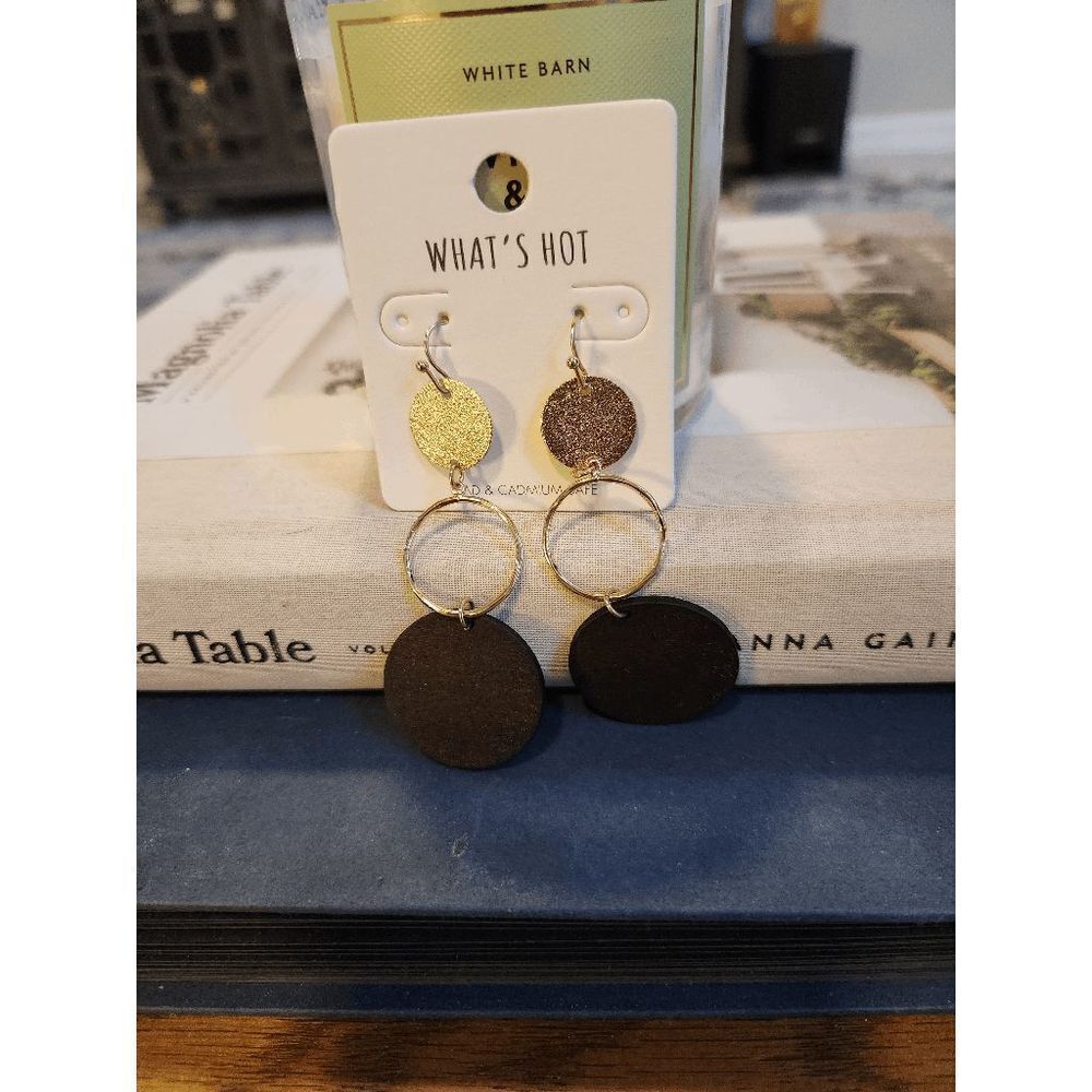 What's Hot Black and Gold Dangle Earrings